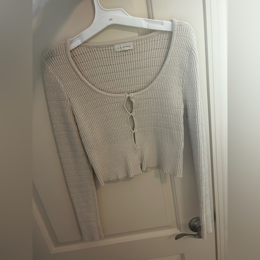 White pacsun sweater